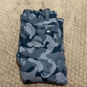 Quiksilver boys ski pants size 10